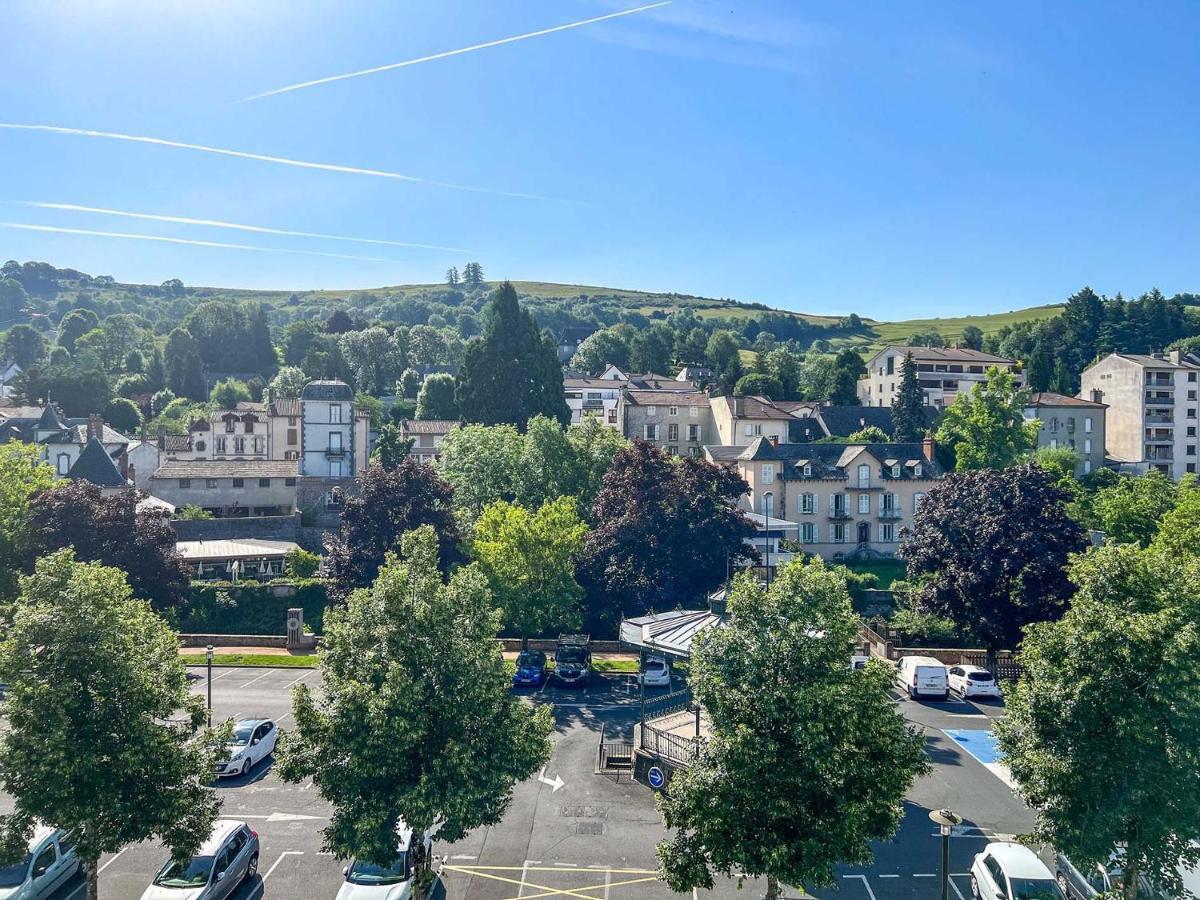 Appartamento Le frère Charmes Aurillac Esterno foto