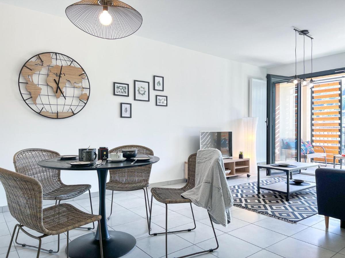 Appartamento Le frère Charmes Aurillac Esterno foto